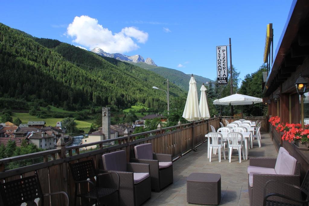 Albergo Al Maniero Ponte Di Legno Buitenkant foto