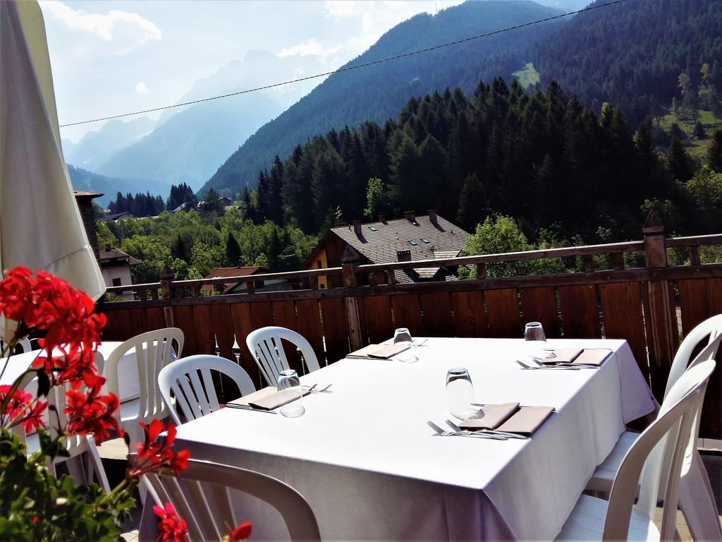 Albergo Al Maniero Ponte Di Legno Buitenkant foto